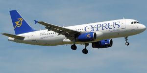 “Kıbrıs Havayolları” çalışanları eylem yaptı