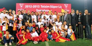 Şampiyonluk şarkısı yine sarı kırmızı