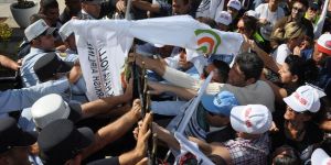 BAŞBAKANLIK ÖNÜNDE EYLEM