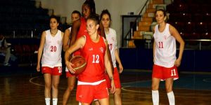 YDÜ galibiyete kilitlendi