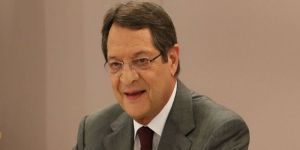 Anastasiadis’ten Davutoğlu’na uzlaşı paketi