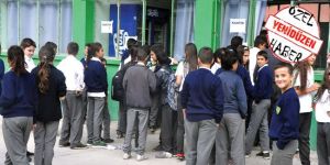 İngilizce sınıfı, ‘okul kantini’ oldu