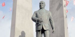 Denktaş’ın heykeli dikildi !