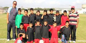 Gol atmak küçüklerin işi