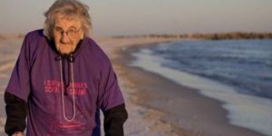 Yüz yaşında denizi gördü