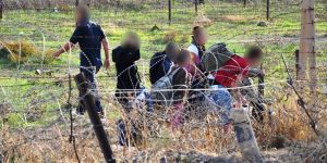 “Mültecilere suçlu muamelesi yapılmamalı”