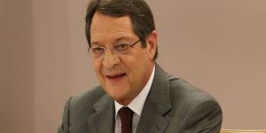 Anastasiades kalp ameliyatı oluyor