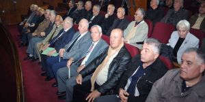 Emekliler meclis önünde eylem yaptı