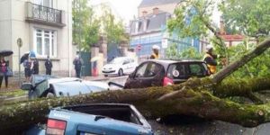 Fransada yağışlar can aldı