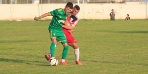  Zirvede tek başına