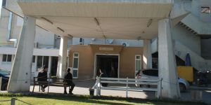 ÇOCUĞU BALKONDAN ATTI!