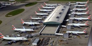 Londrada uçuşlar durdu