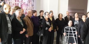 Yaşlılar Lefkoşayı gezdi