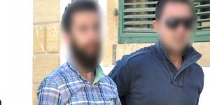 ‘Kalem’ ile yaraladı