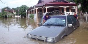 62 bin kişi sel nedeniyle tahliye edildi