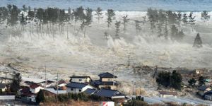Tsunami kurbanları anılıyor