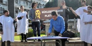 ‘Nükleere Hayır Platformu”  imza masası kurdu