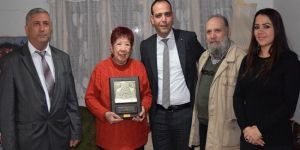 Neriman Cahit’e plaket