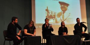 AKM’den savaş karşıtı şiirler ve şarkılar yükseldi