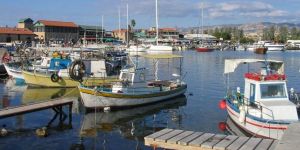 Bafta fırtınadan yat battı