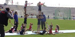 Cimnastikçilerin gösterisi beğeni topladı