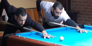 Bilardoya gençler damga vurdu