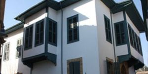 “İlkel toplumdan melodamlar evrenine” konferansı perşembe günü