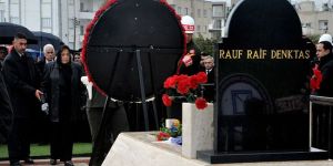 Denktaş, mezarı başında anıldı