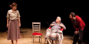 “Kayıp” Oyunu Rumca altyazıyla sahne alacak