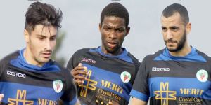 Bağcıllı oyunculara kanca