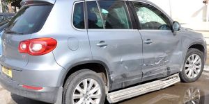 Kendi arabasıyla, eski sevgilisinin arabasına vurdu…