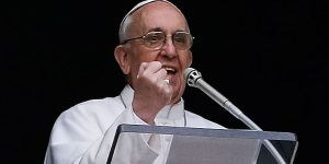 Papa, Yumruk sözlerine açıklık getirdi