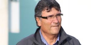 Simavi de gitti, Dedekorkut da