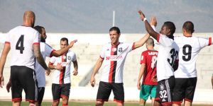 Takım sahada fark yaptı Başkan ve yönetim bıraktı