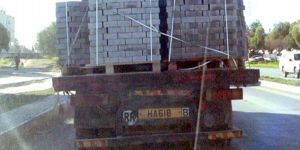 Yüklü kamyona dikkat!