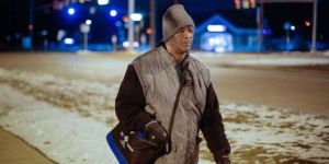 Her gün 33 kilometre yürüyen işçiye 200 bin Dolar bağış