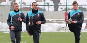 “Arkama bakarsam tökezlerim”