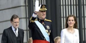 Kralın maaşı düştü