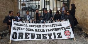 KTAMS Sarayın önünde oturdu