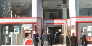 Banka soygunuyla ilgili iki zanlı tutuklandı