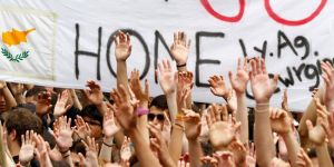 “Yunanistan, Euro’dan çıkarsa Kıbrıs da çıkabilir”