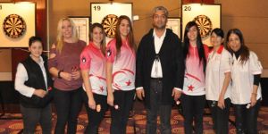 Dartsa kadınlar yarıştı