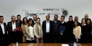 Özersay,  Genç Profesyonelleri ziyaret etti.