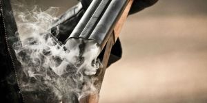 Mağusada 2 araca ateş edildi