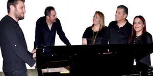 Mustafa Çelik şiirlerle anılıyor