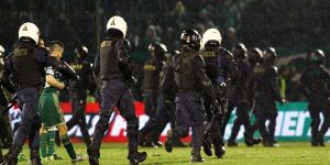 Yunanistan’da futbol durdu