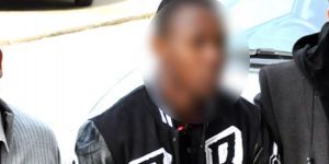 Televizyon yüzünden arkadaşını bıçakla yaraladı