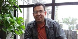 Ateist yazar paramparça edildi
