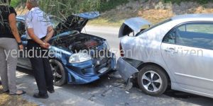 Üç araç birbirine girdi