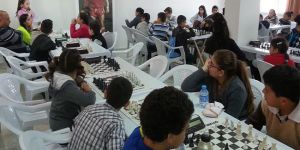 Deniz Plaza zirveye ortak oldu